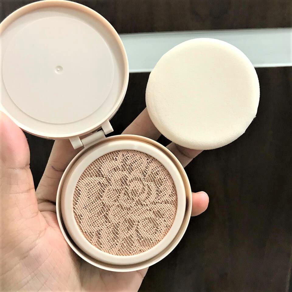 Phấn nước trang điểm dưỡng trắng chống nắng Whoo Cheongidan Radiant Essence Cushion SPF50+/PA+++