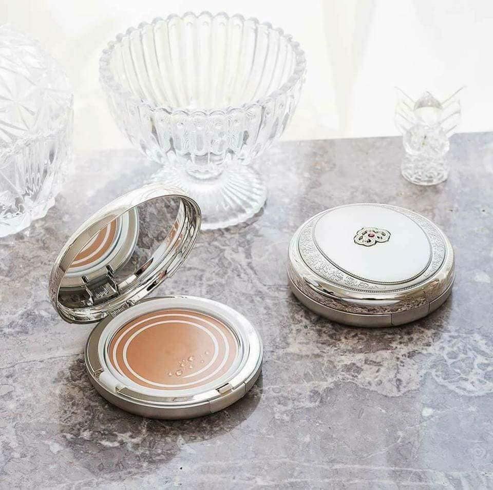 Phấn phủ dưỡng trắng Whoo Radiant Essence Moisture Pact