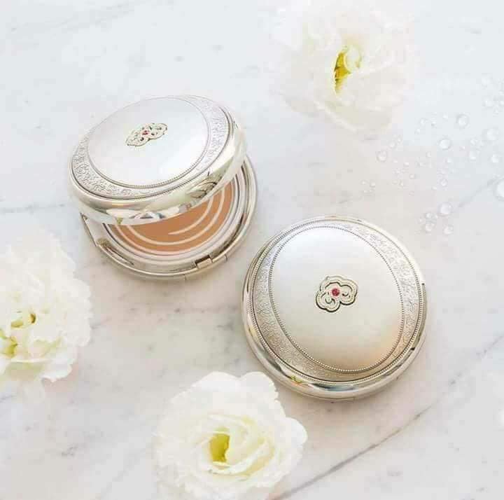 Phấn phủ dưỡng trắng Whoo Radiant Essence Moisture Pact